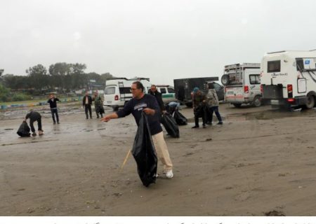 پاک ‌سازی ساحل سی‌سنگان با پیام مسئولیت‌پذیری زیست ‌محیطی