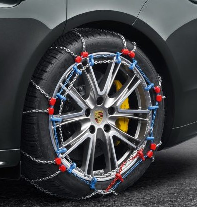 برف و کولاک درراه است زنجیر چرخ را فراموش نکنید